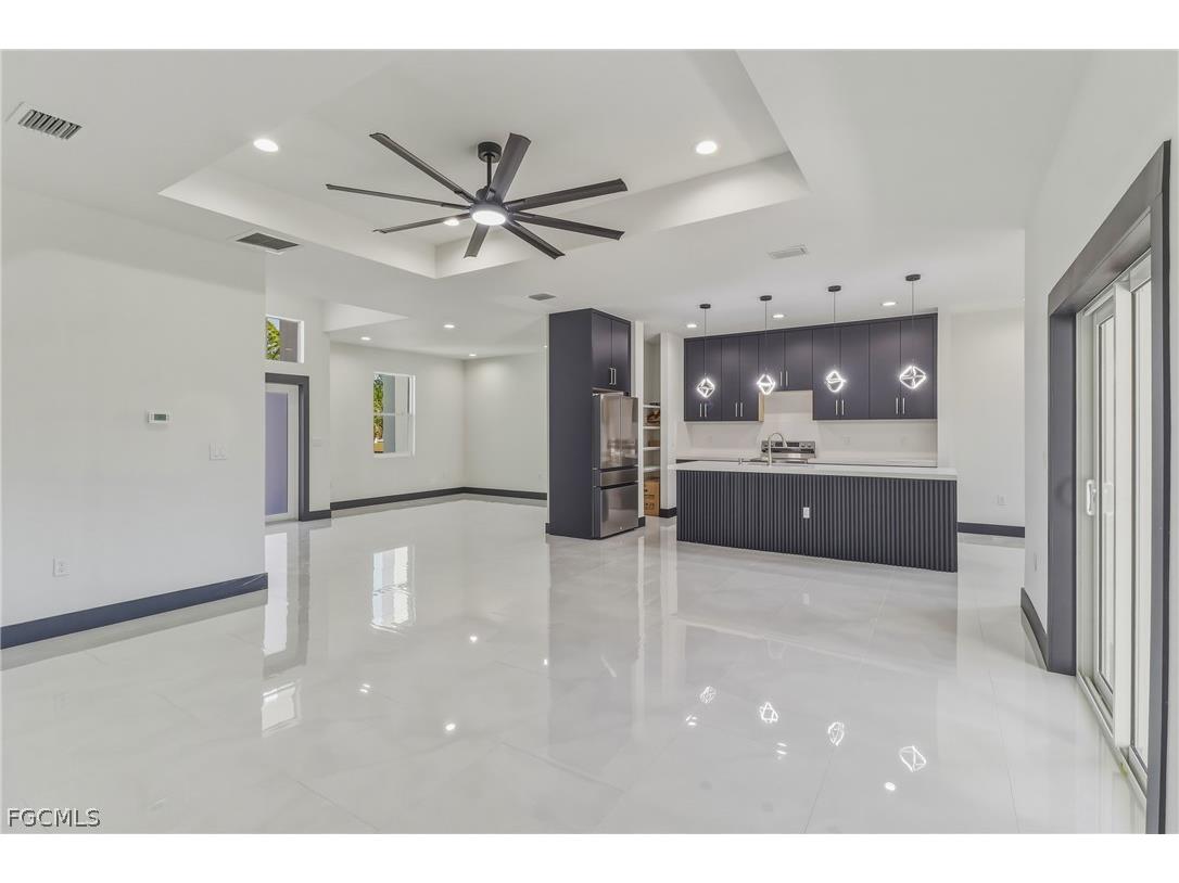 442 Mercedes Court Lehigh Acres FL 33972 2026010612 image5