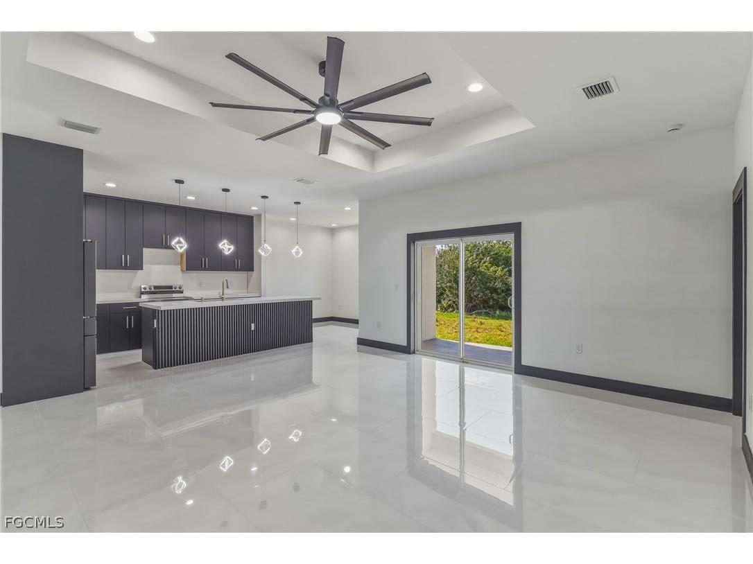 442 Mercedes Court Lehigh Acres FL 33972 2026010612 image6