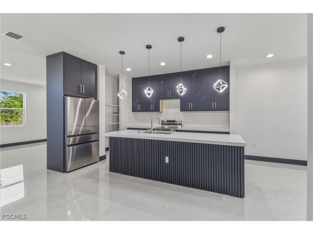442 Mercedes Court Lehigh Acres FL 33972 2026010612 image8