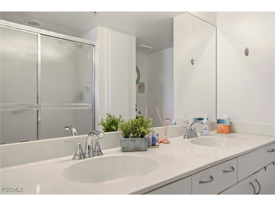4421 Bay Beach Lane #611 Fort Myers Beach FL 33931 2026004318 image19