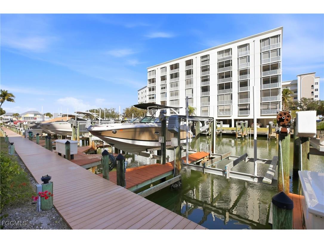 4421 Bay Beach Lane #611 Fort Myers Beach FL 33931 2026004318 image35