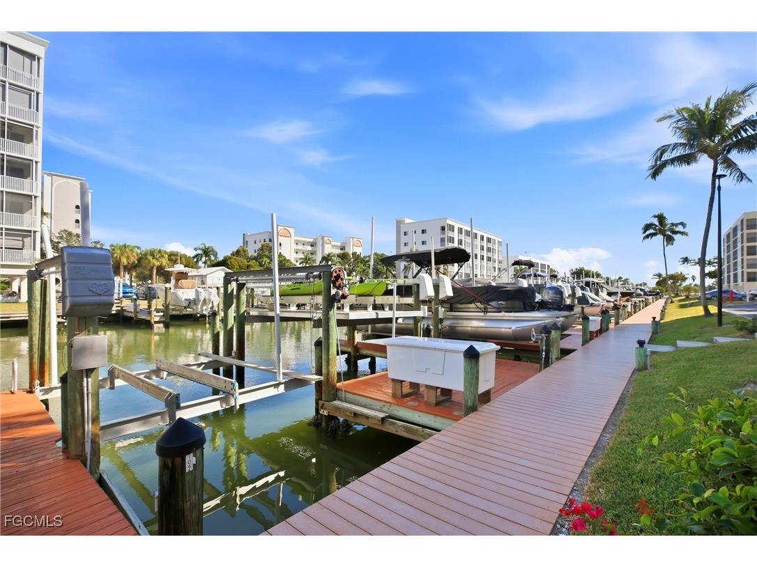 4421 Bay Beach Lane #611 Fort Myers Beach FL 33931 2026004318 image37