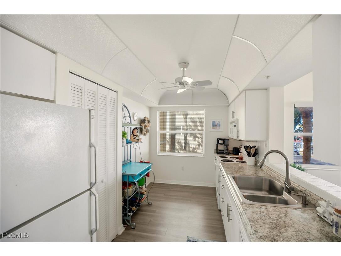 4421 Bay Beach Lane #611 Fort Myers Beach FL 33931 2026004318 image9