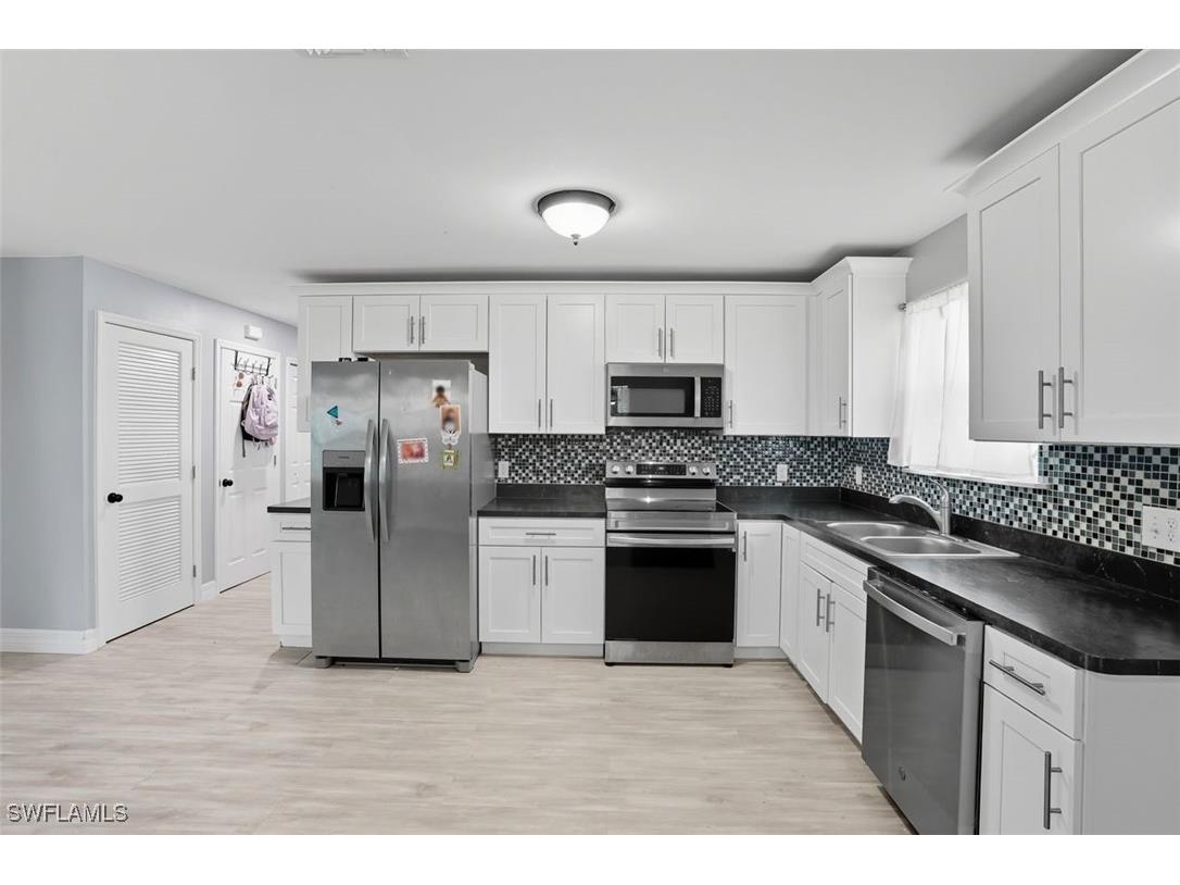 4421 Bessie Avenue Fort Myers FL 33905 225071362 image2