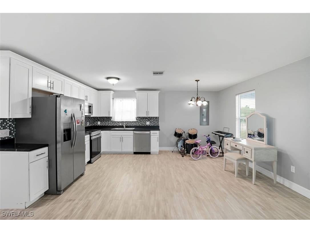 4421 Bessie Avenue Fort Myers FL 33905 225071362 image3