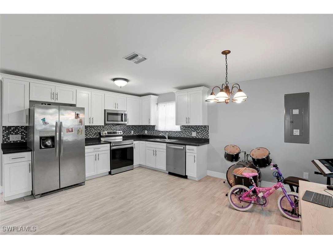 4421 Bessie Avenue Fort Myers FL 33905 225071362 image5