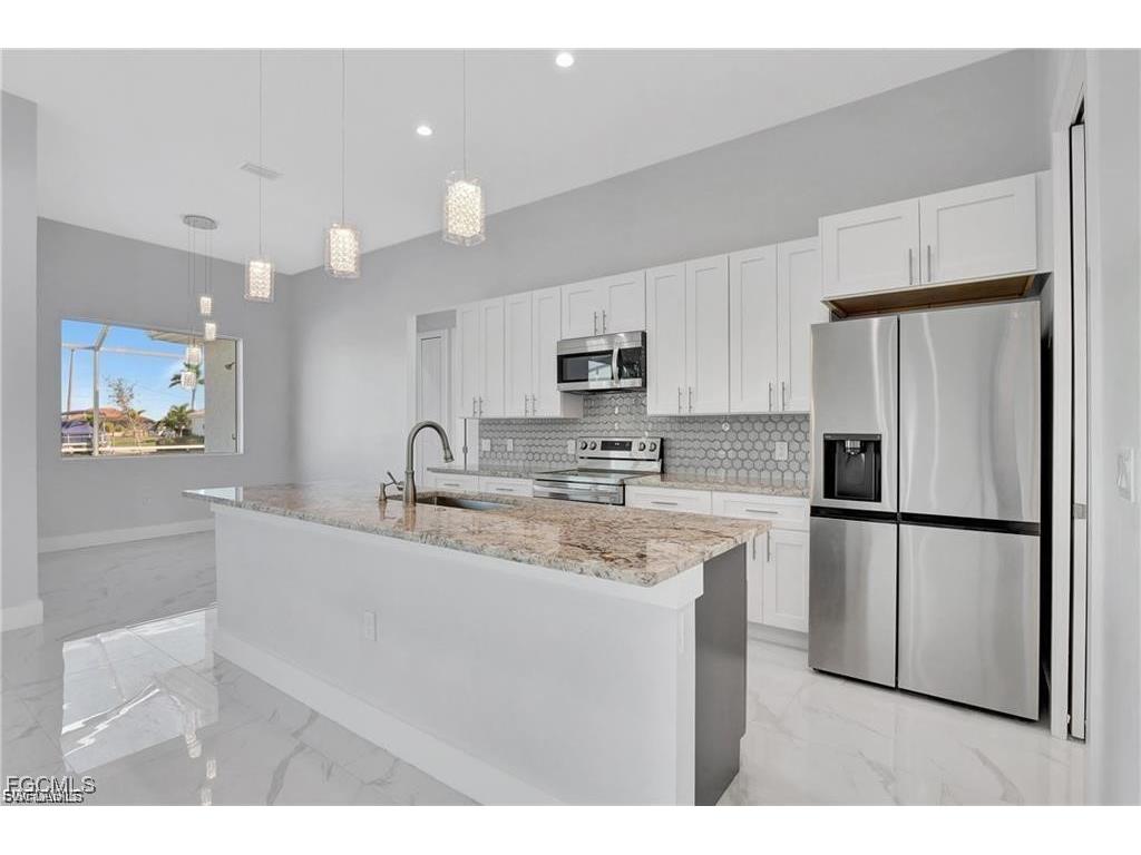 4421 NW 32nd Lane Cape Coral FL 33993 2025020143 image3