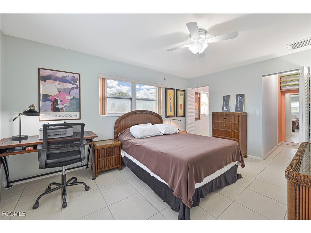 4421 SE 1st Avenue Cape Coral FL 33904 2025024941 image15