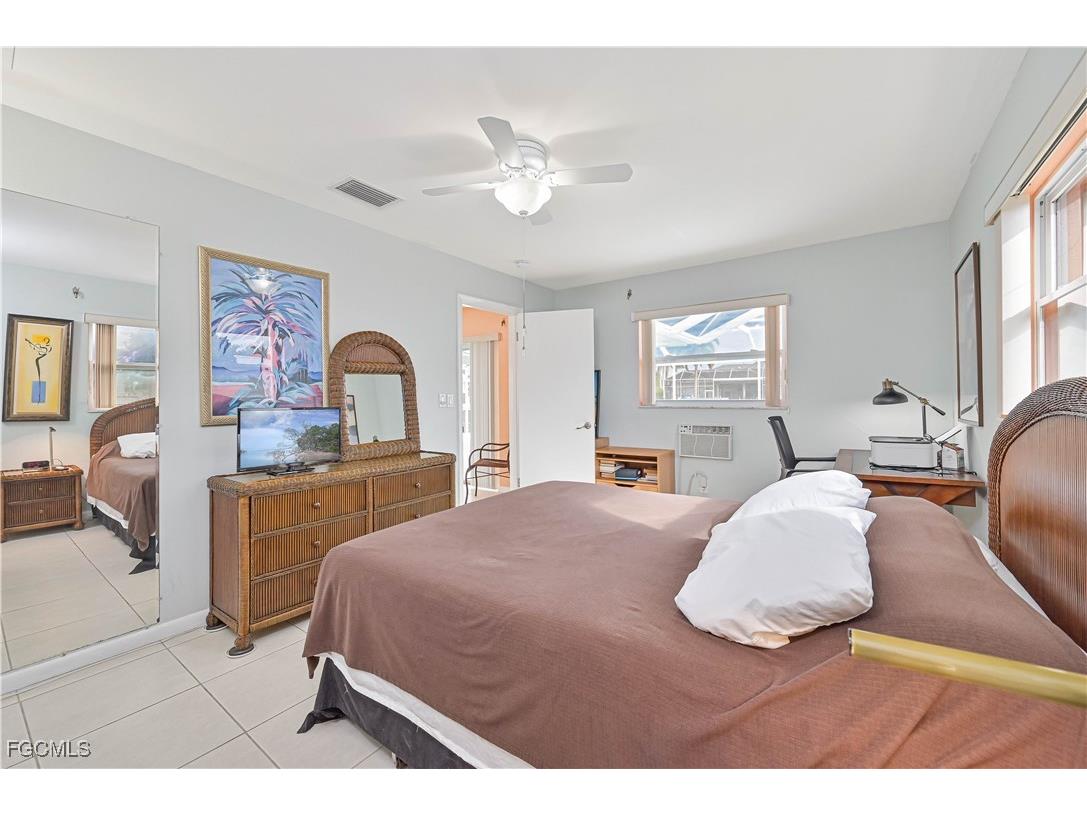 4421 SE 1st Avenue Cape Coral FL 33904 2025024941 image16