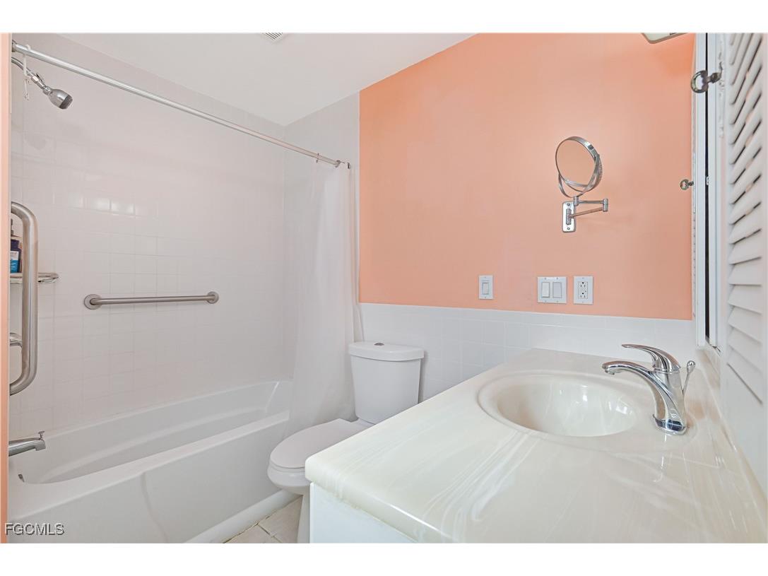 4421 SE 1st Avenue Cape Coral FL 33904 2025024941 image17