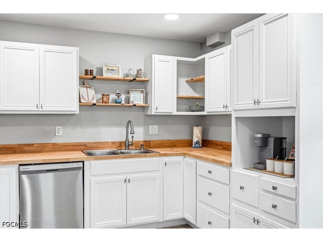 4422 SW 1st Avenue Cape Coral FL 33914 2026025829 image11