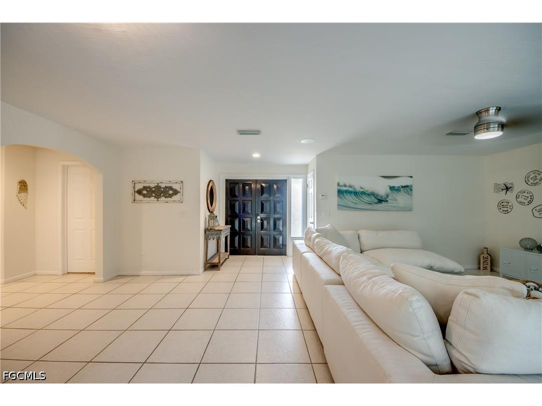 4424 SE 11th Place Cape Coral FL 33904 2026022874 image8