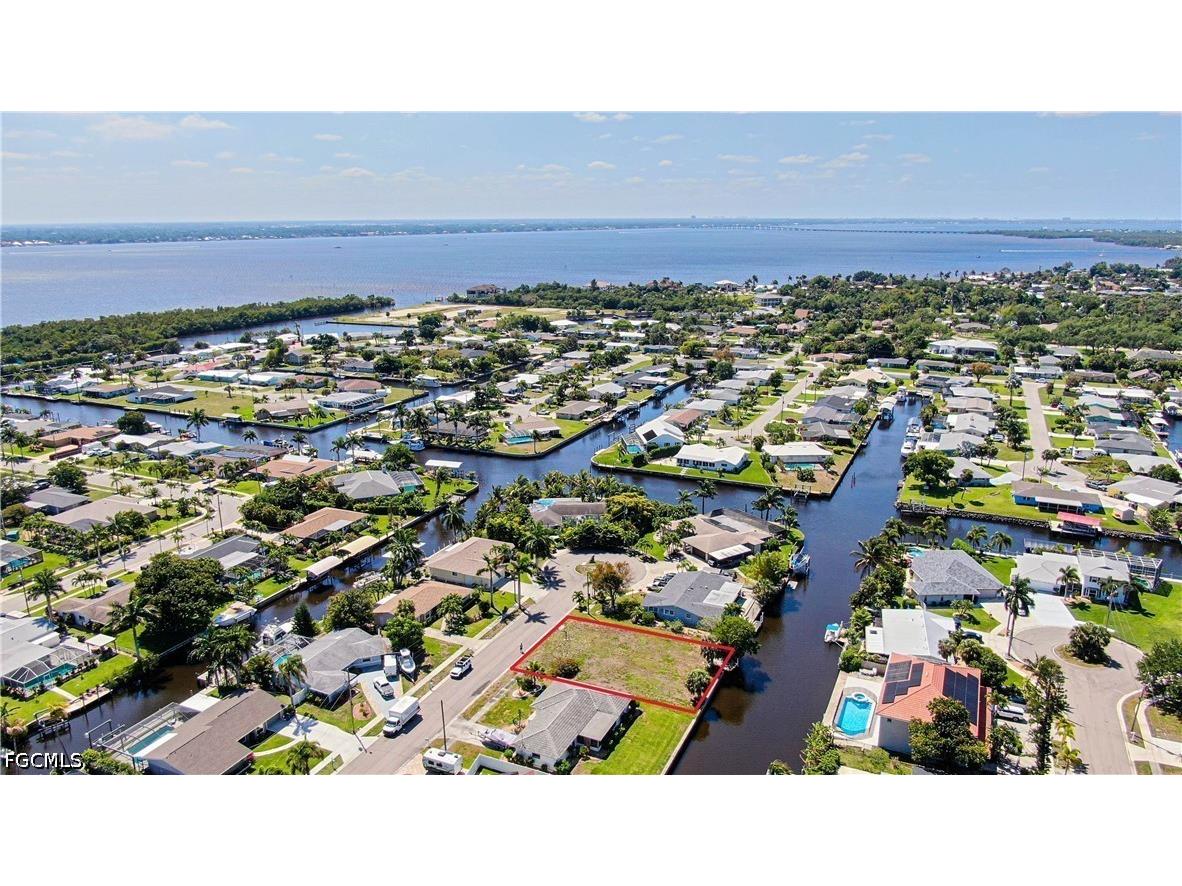 4425 N Gulf Circle North Fort Myers FL 33903 2026017409 image1