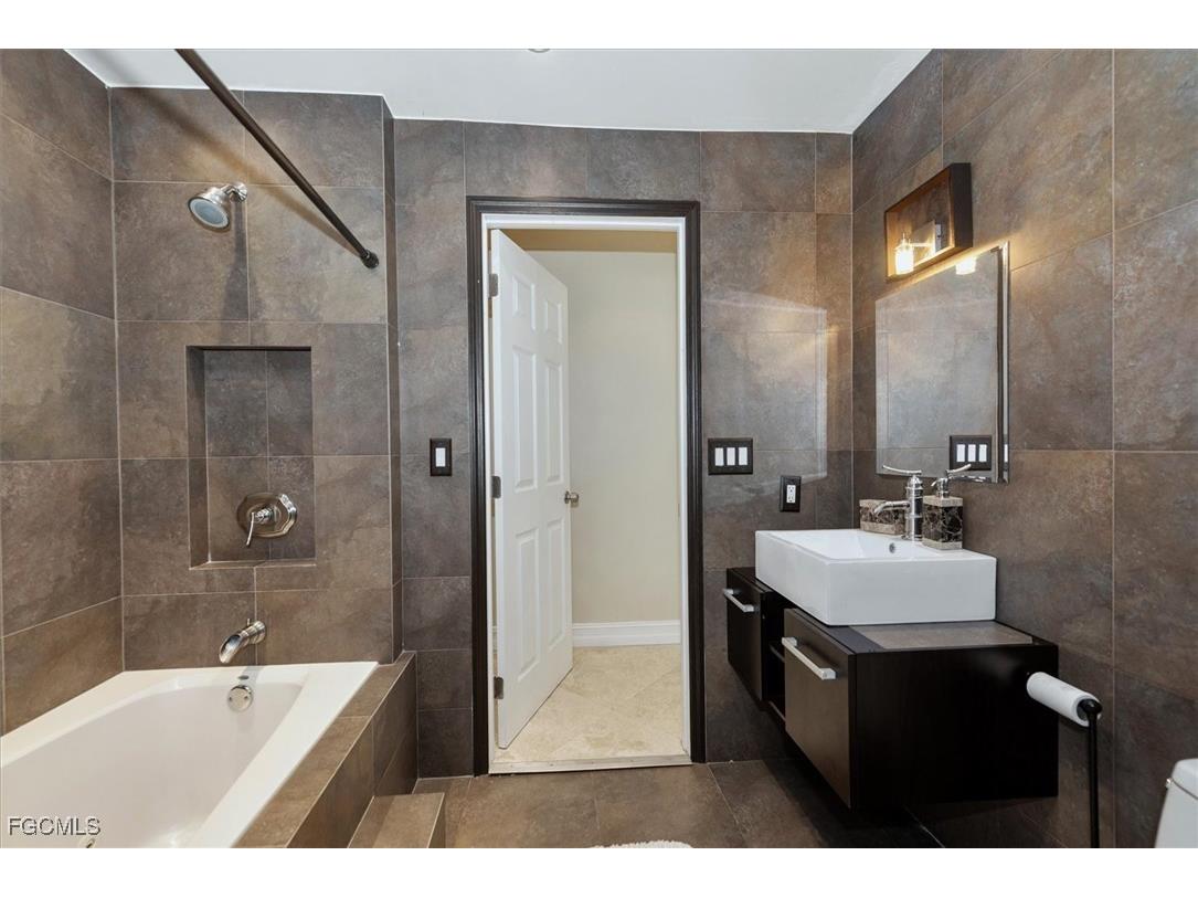 4425 Orchid Boulevard Cape Coral FL 33904 2025008422 image26