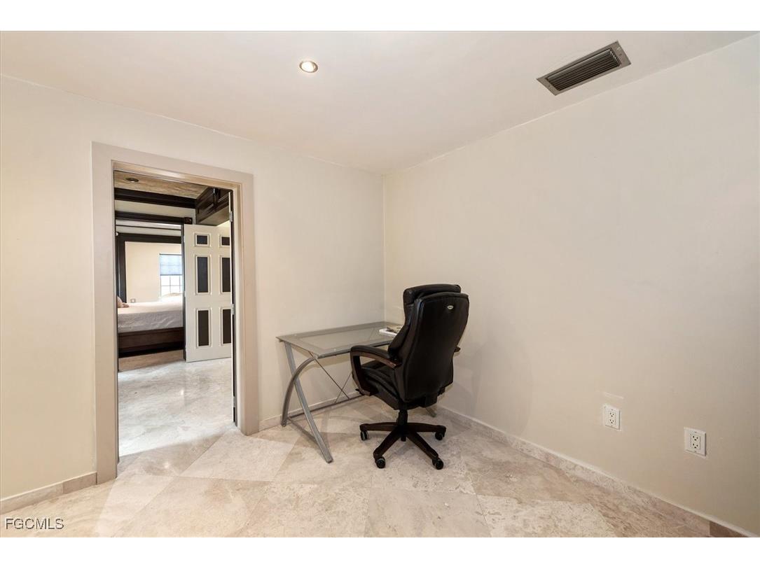 4425 Orchid Boulevard Cape Coral FL 33904 2025008422 image28