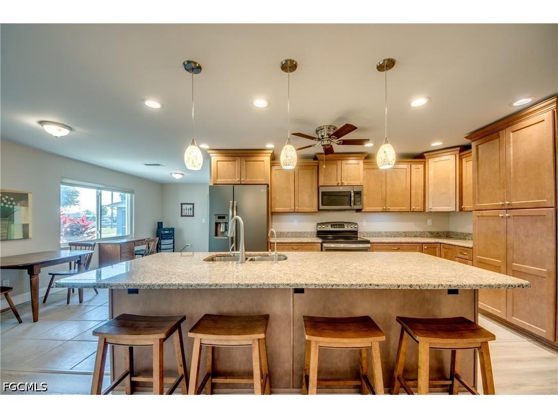 4425 SE 13th Avenue Cape Coral FL 33904 2026014173 image2