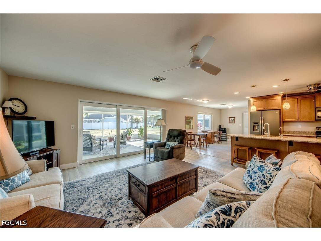 4425 SE 13th Avenue Cape Coral FL 33904 2026014173 image3