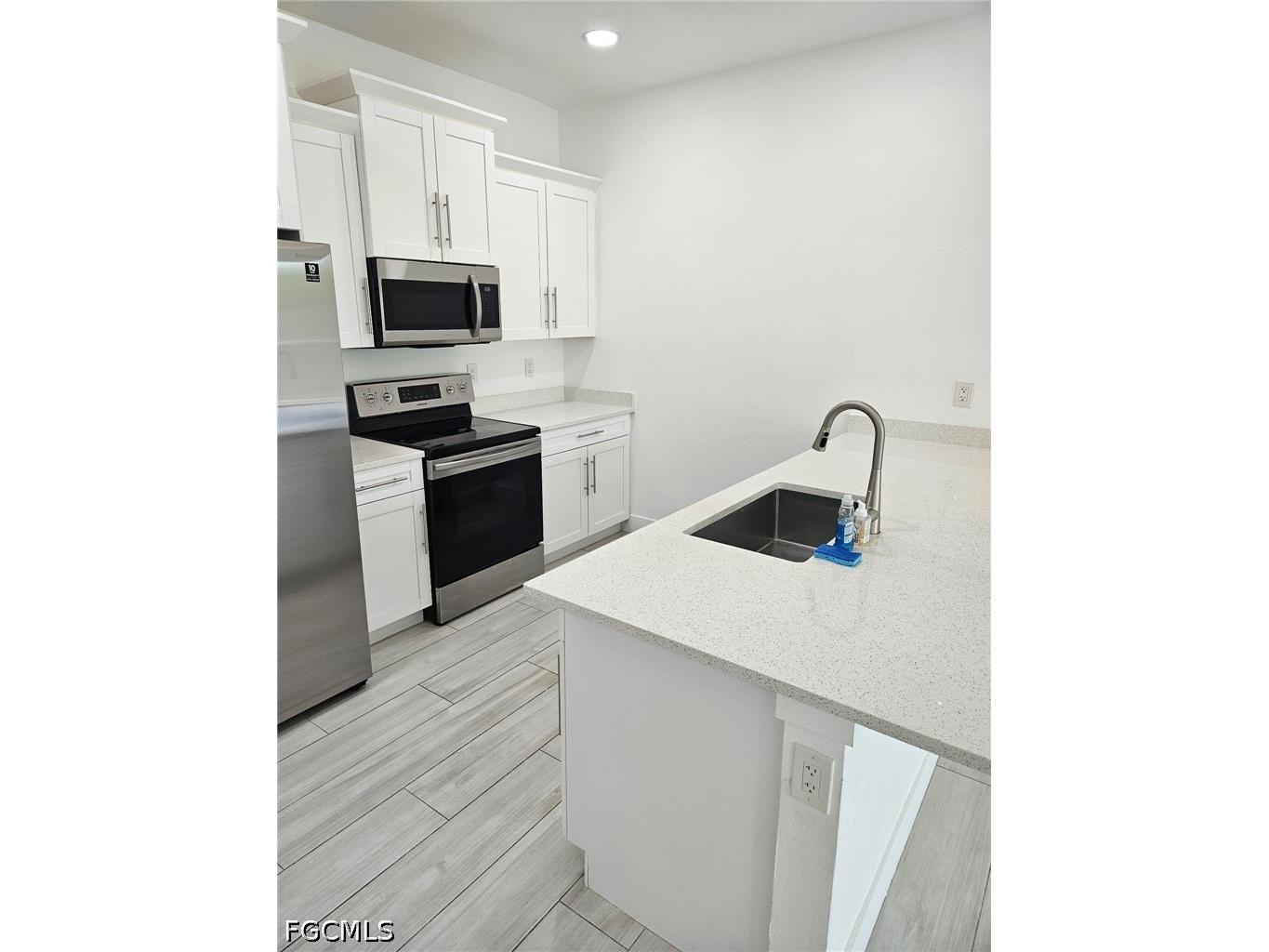 4425 SW Santa Barbara Place Cape Coral FL 33914 2026026720 image3