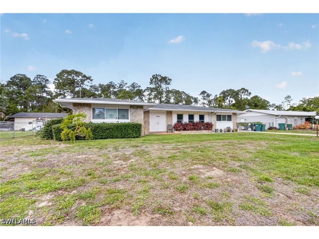 443 Castle Drive Naples FL 34119 226015118 image2