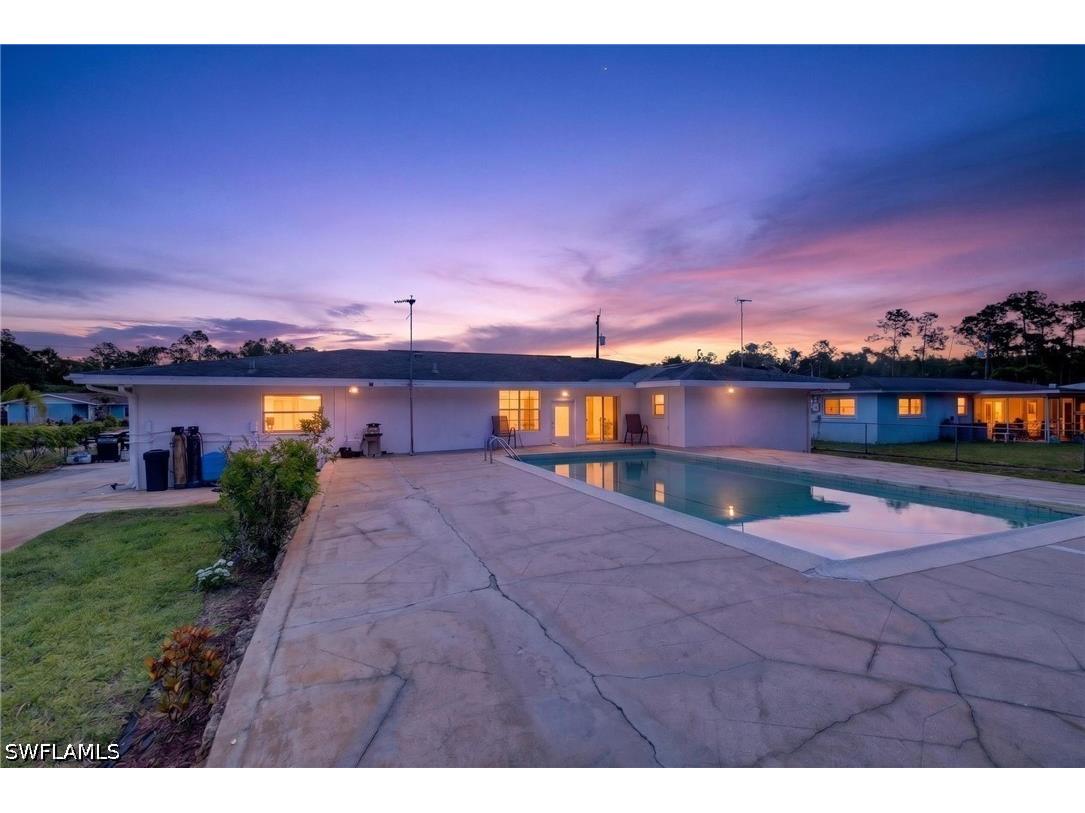 443 Castle Drive Naples FL 34119 226015118 image3