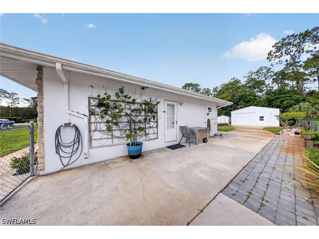 443 Castle Drive Naples FL 34119 226015118 image5
