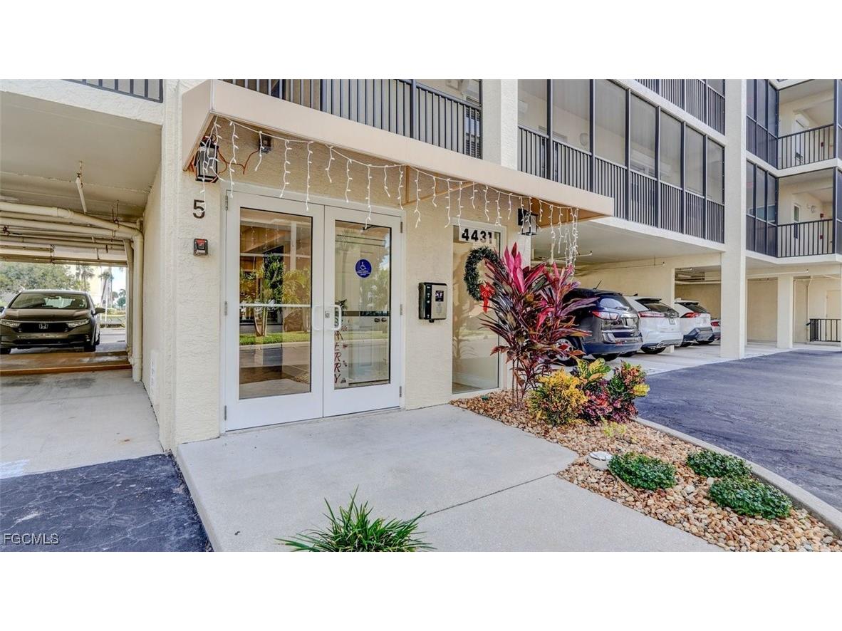 4431 Bay Beach Lane #543 Fort Myers Beach FL 33931 2025024504 image3