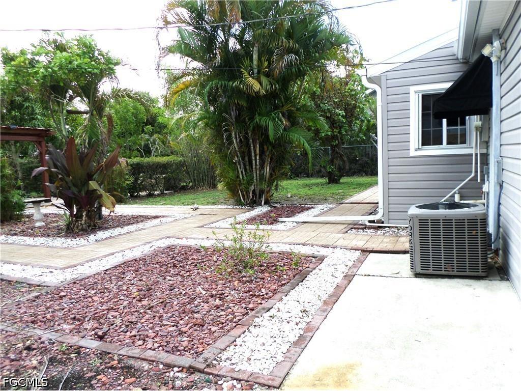 4436 Poinsettia Street Fort Myers FL 33905 2026016861 image24
