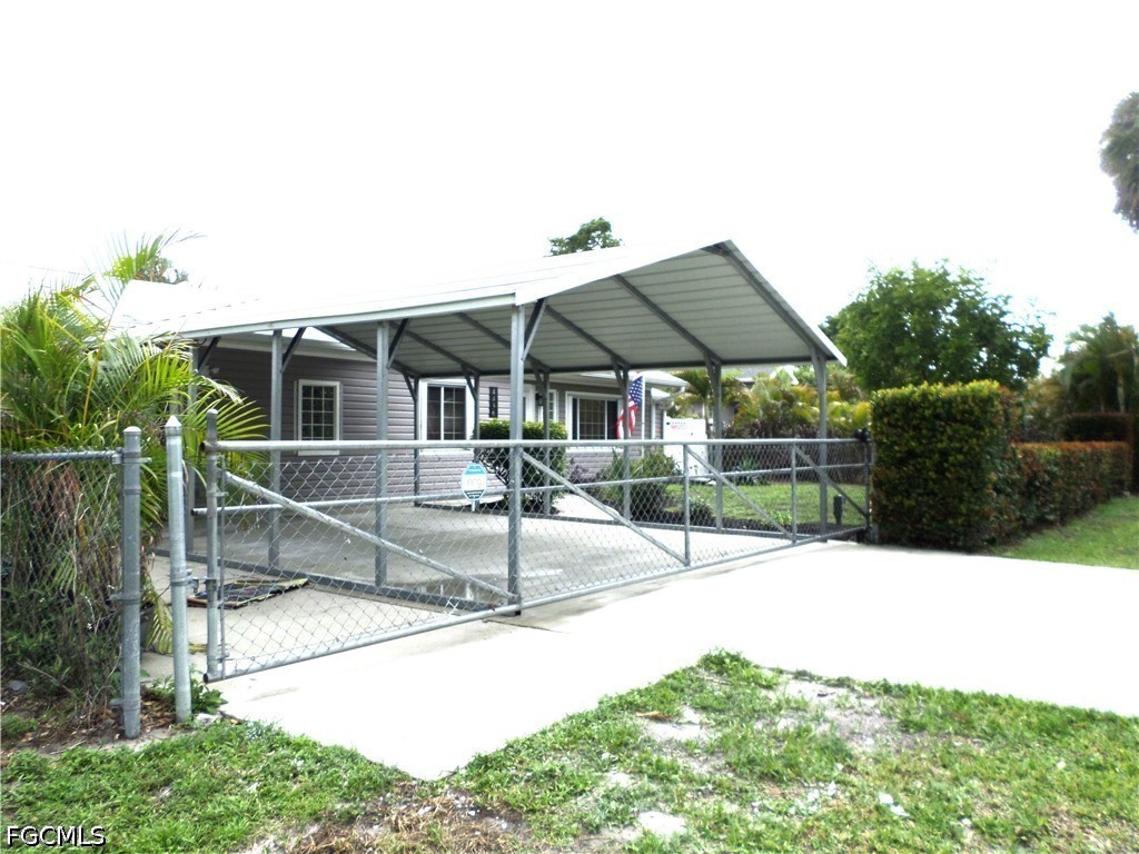 4436 Poinsettia Street Fort Myers FL 33905 2026016861 image3