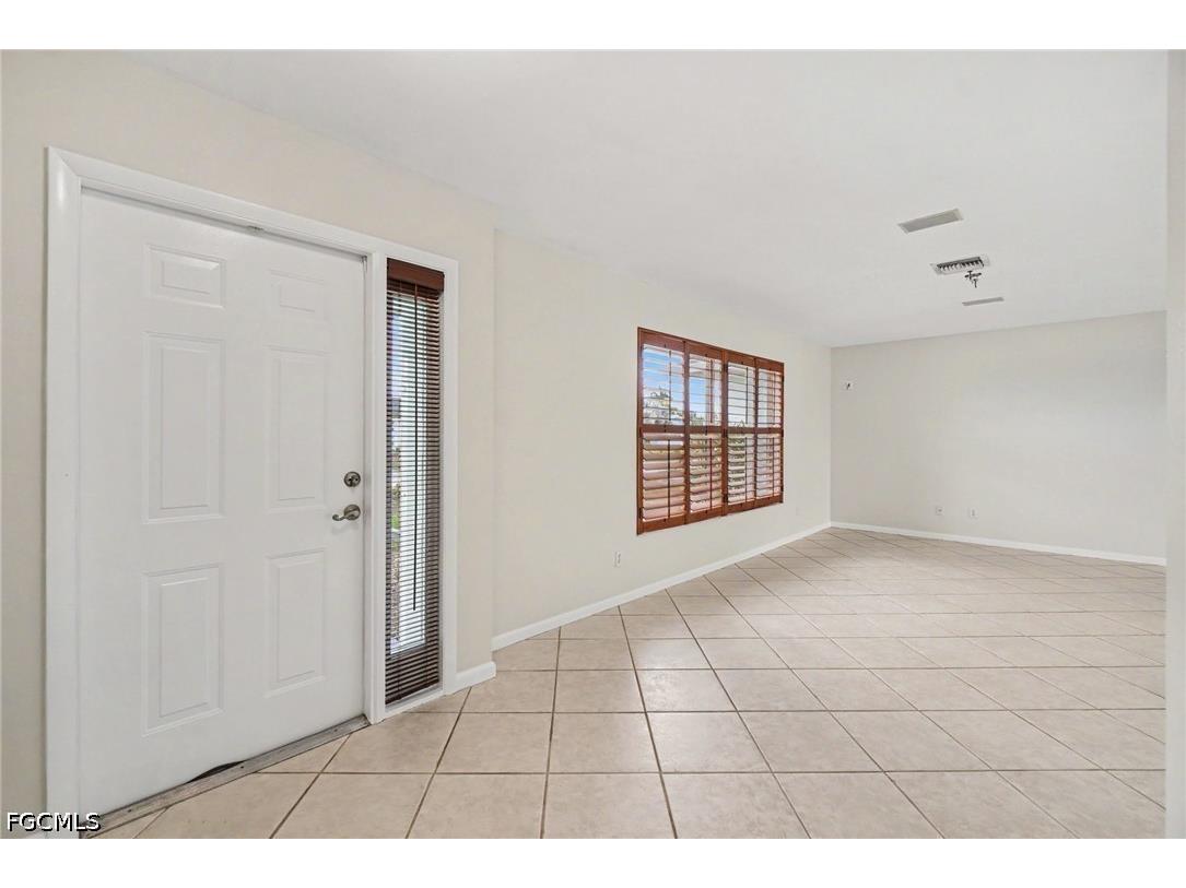 4437 SE 10th Avenue Cape Coral FL 33904 2026023200 image2