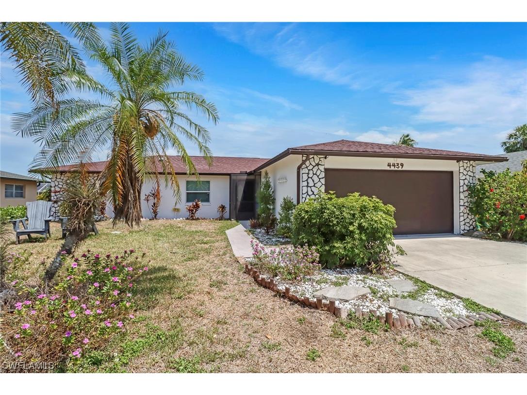 4439 Parrot Avenue Naples FL 34104 223036381 image1
