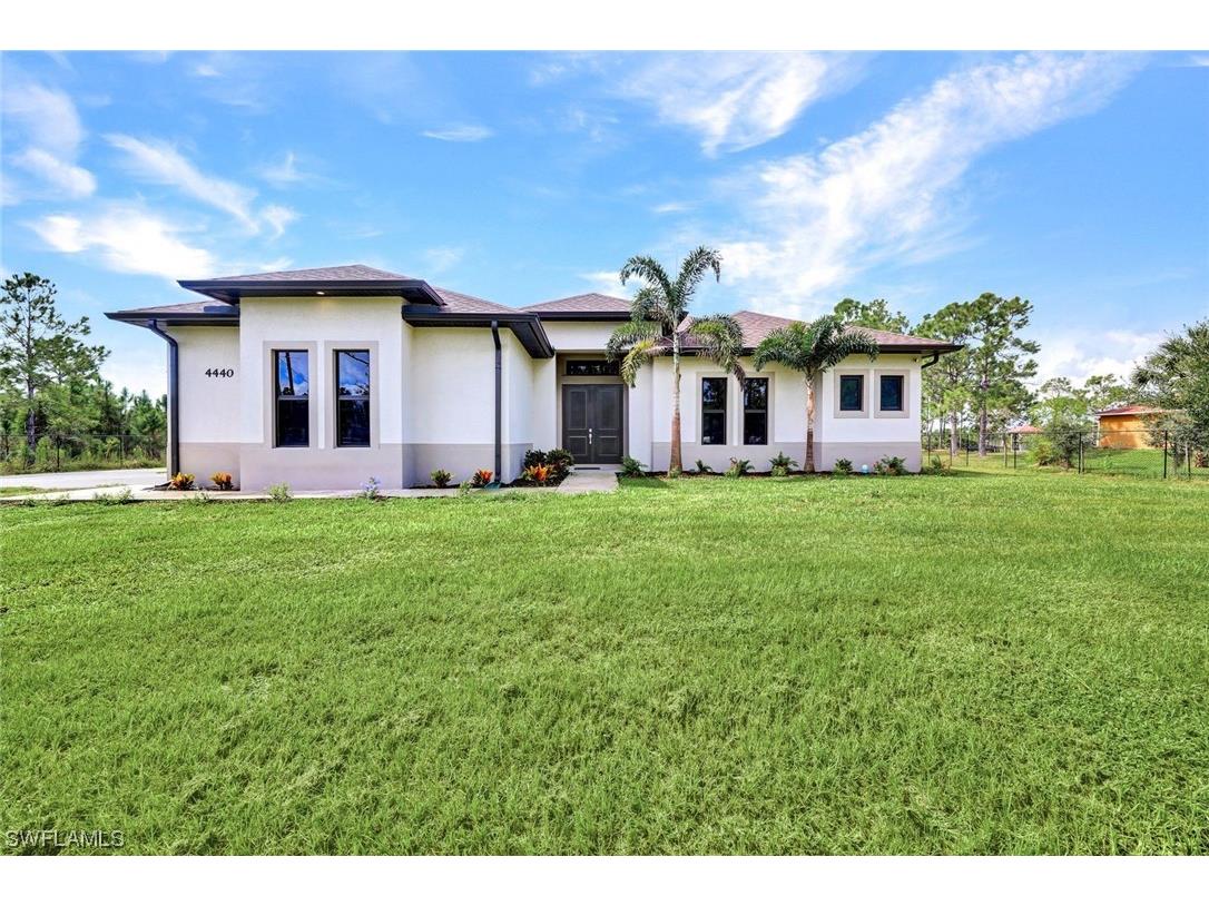 4440 43rd Avenue NE Naples FL 34120 223062967 image1