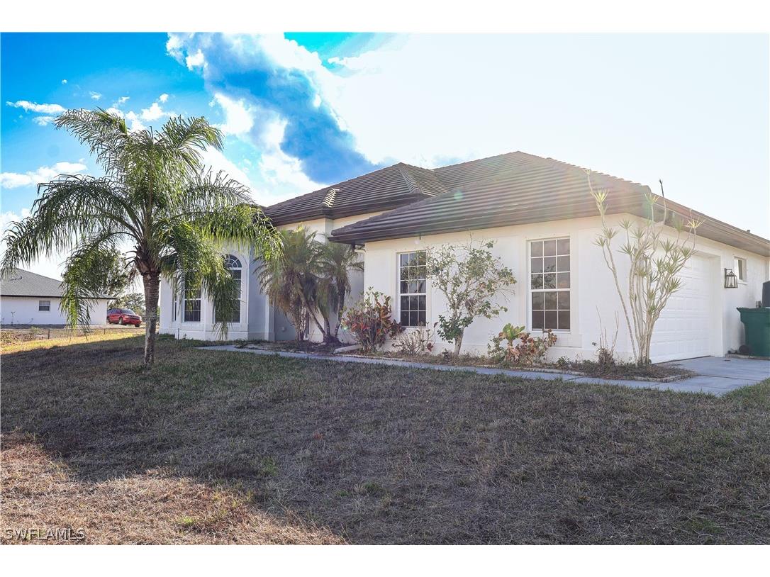 4445 20th Street NE Naples FL 34120 226009151 image1