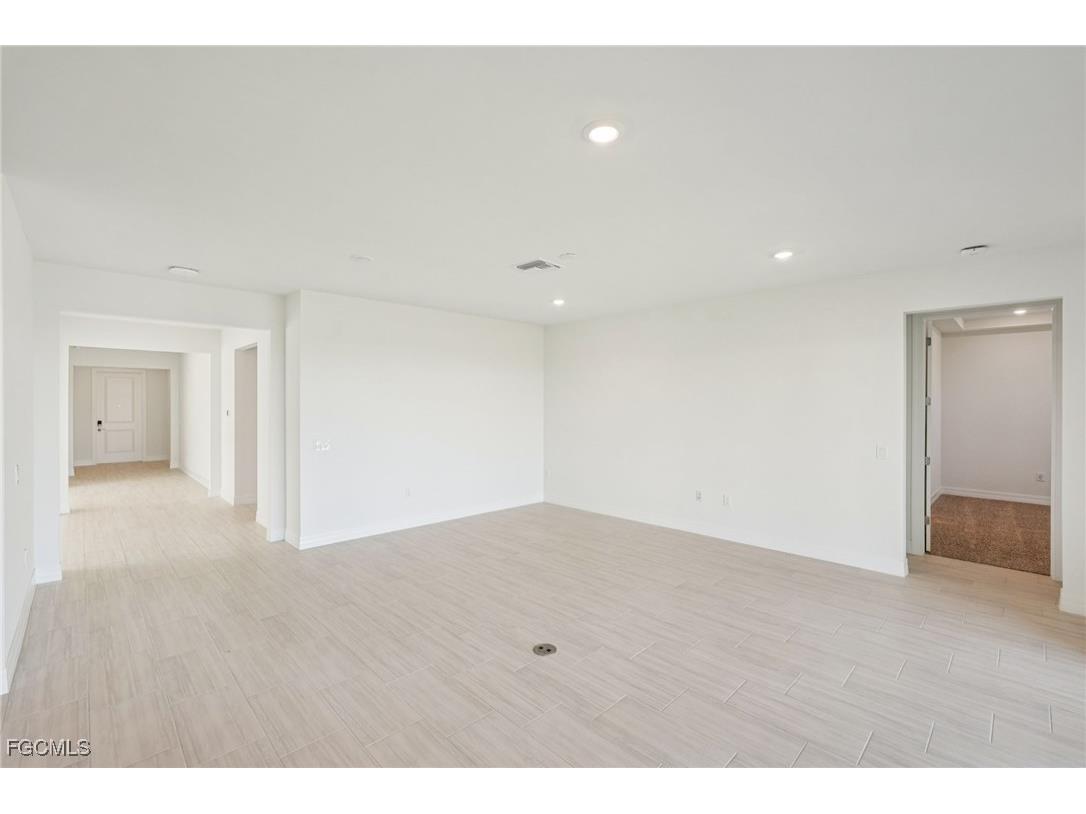 44472 Frontier Drive Punta Gorda FL 33982 2025008983 image8