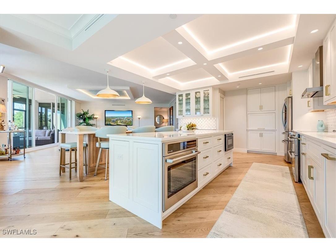 445 Cove Tower Drive #302 Naples FL 34110 225030036 image10