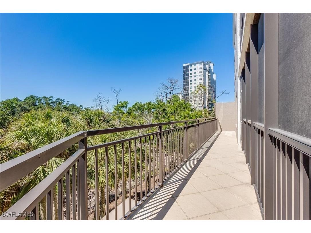 445 Cove Tower Drive #302 Naples FL 34110 225030036 image26