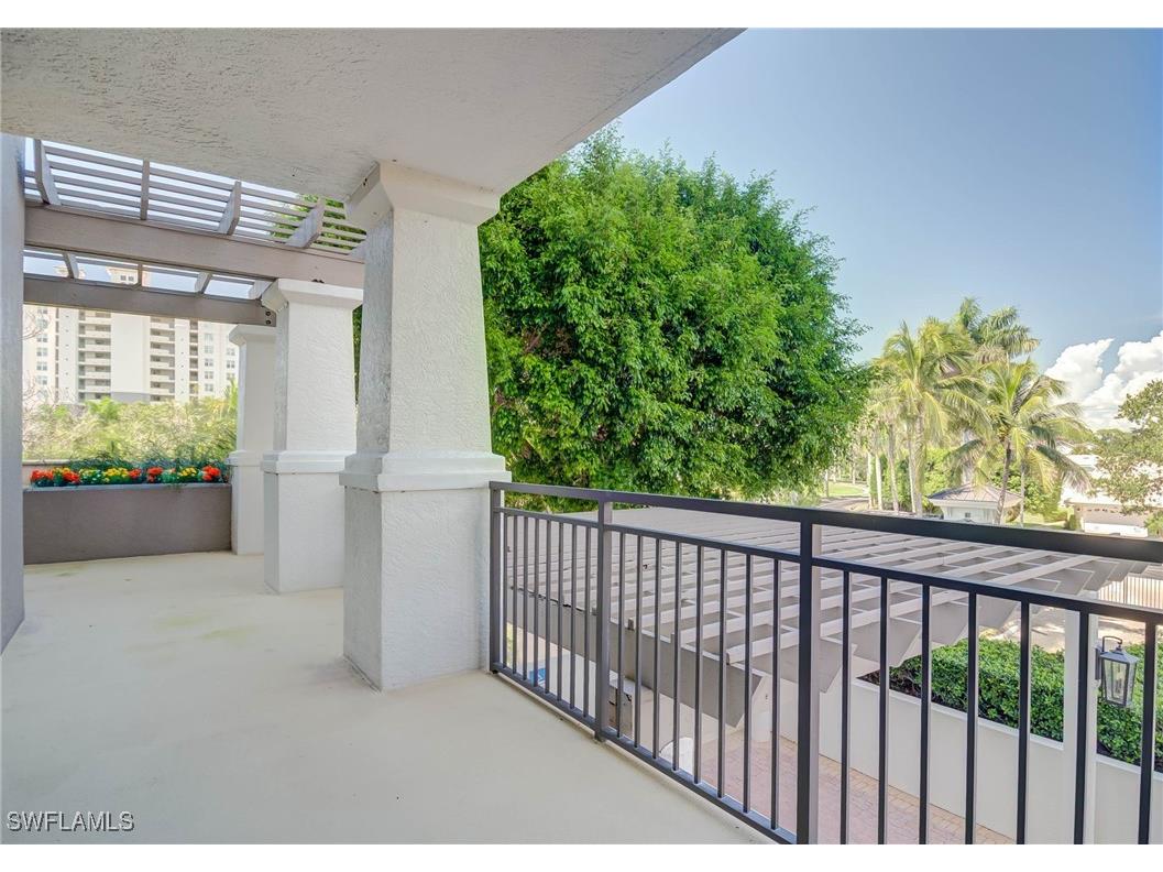 445 Cove Towers Drive #304 Naples FL 34110 225069757 image12