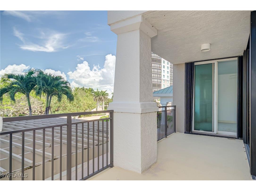 445 Cove Towers Drive #304 Naples FL 34110 225069757 image13