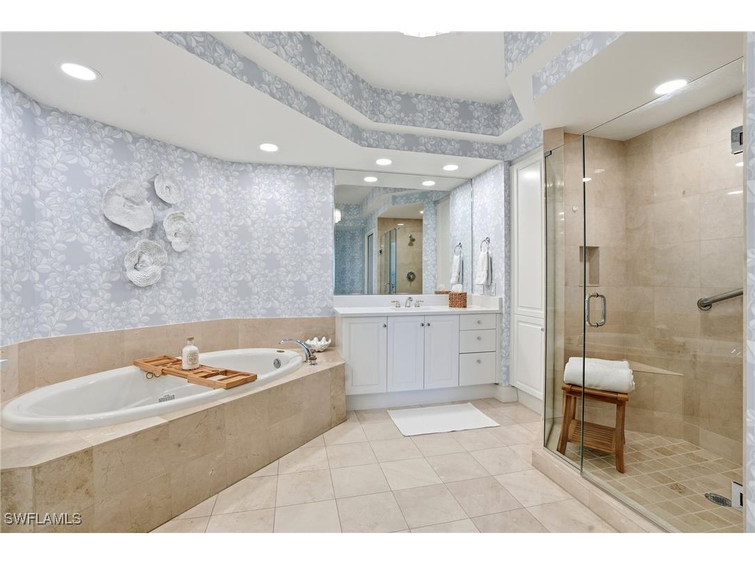 445 Dockside Drive #B202 Naples FL 34110 225073676 image27