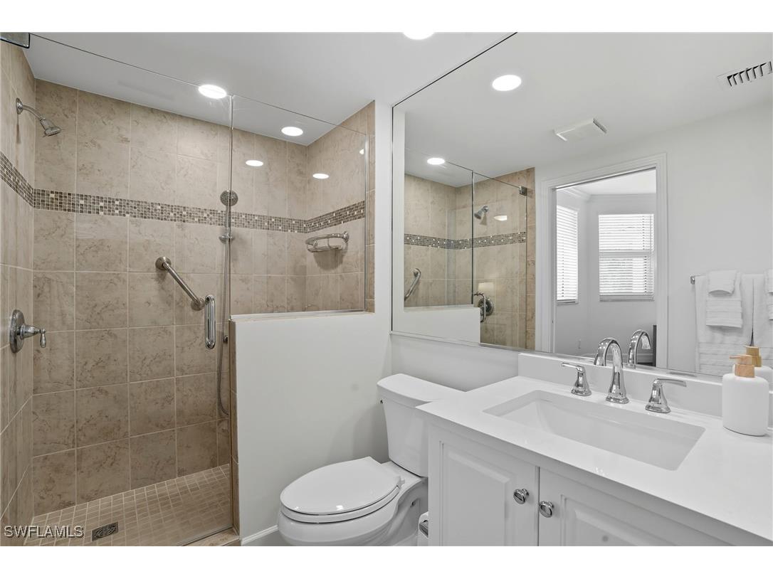 445 Dockside Drive #B202 Naples FL 34110 225073676 image32