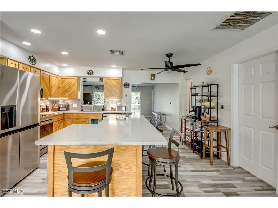 445 Donora Boulevard Fort Myers Beach FL 33931 2025015200 image11