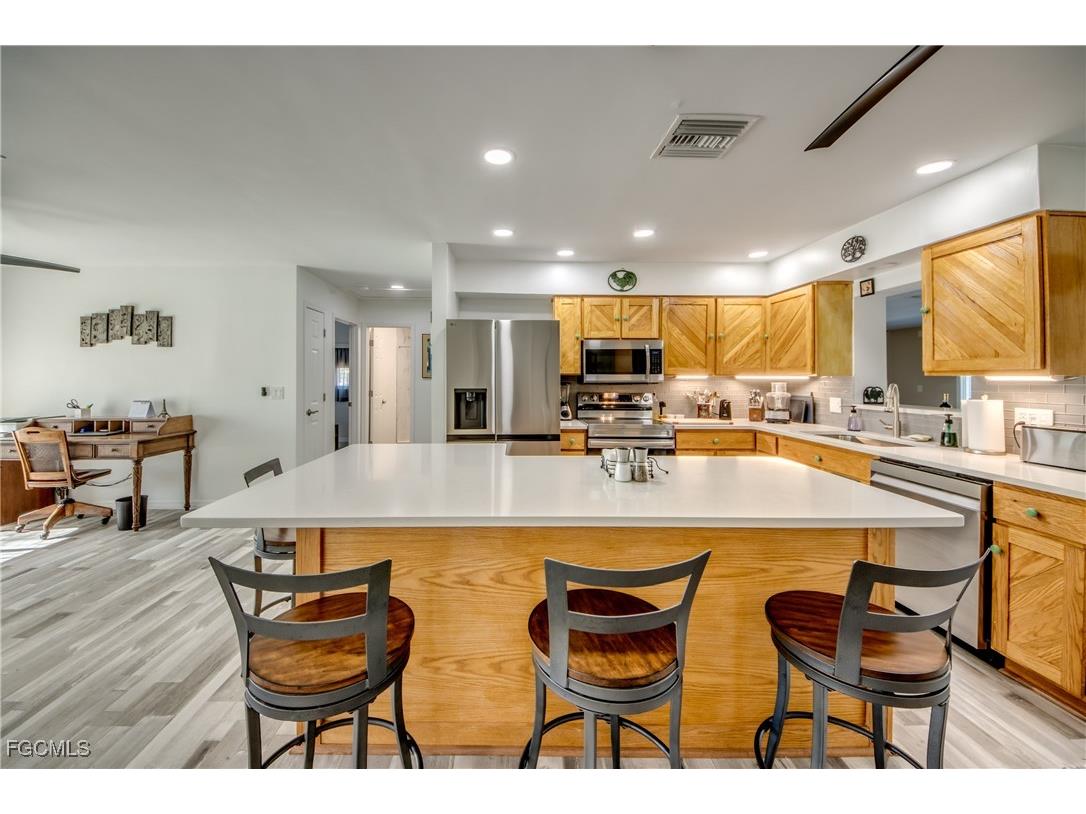 445 Donora Boulevard Fort Myers Beach FL 33931 2025015200 image13