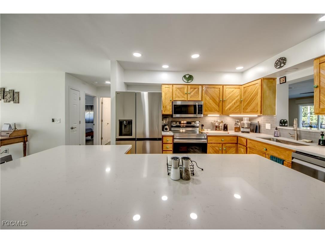 445 Donora Boulevard Fort Myers Beach FL 33931 2025015200 image14