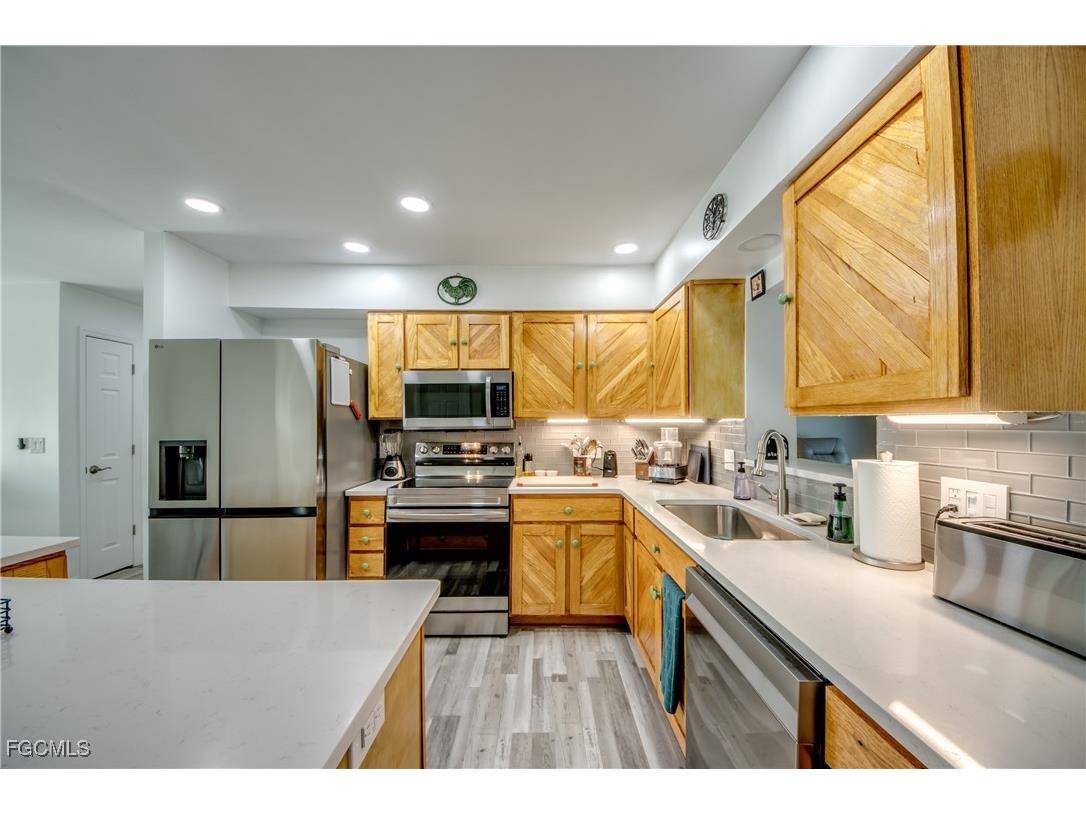 445 Donora Boulevard Fort Myers Beach FL 33931 2025015200 image15