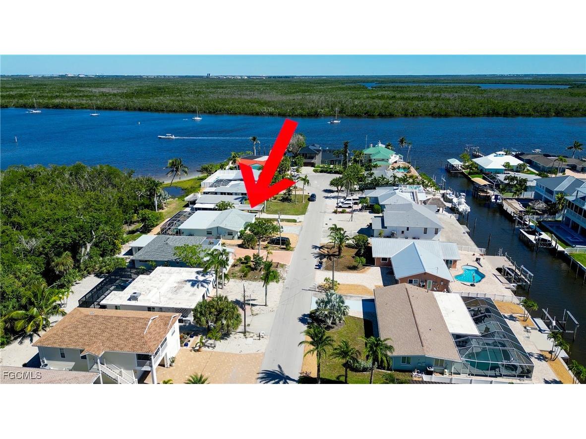 445 Donora Boulevard Fort Myers Beach FL 33931 2025015200 image2