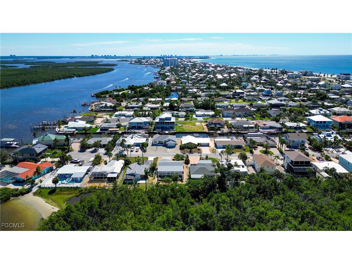 445 Donora Boulevard Fort Myers Beach FL 33931 2025015200 image4