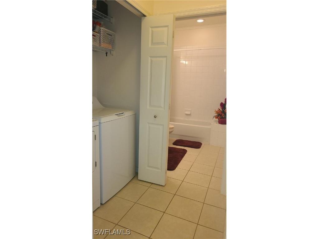 445 Robin Hood Circle #201 Naples FL 34104 225065998 image9