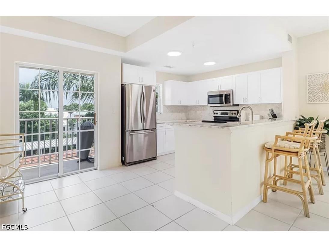 4450 Botanical Place Circle #6 Naples FL 34112 2026018542 image5