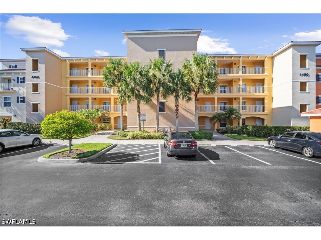 4450 Botanical Place Circle #6 Naples FL 34112 226020259 image1