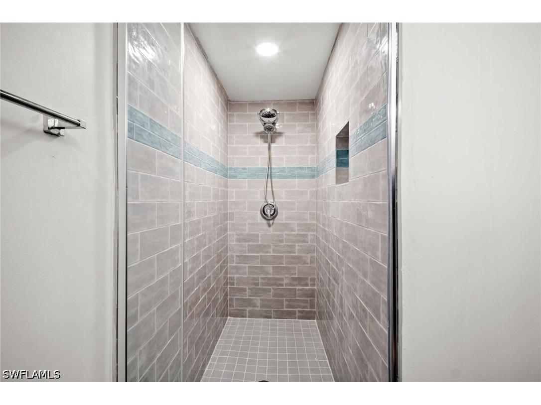 4450 Botanical Place Circle #6 Naples FL 34112 226020259 image11