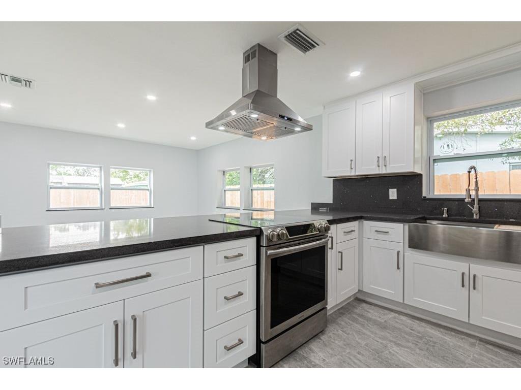 4450 Meade Avenue Fort Myers FL 33901 223067513 image1